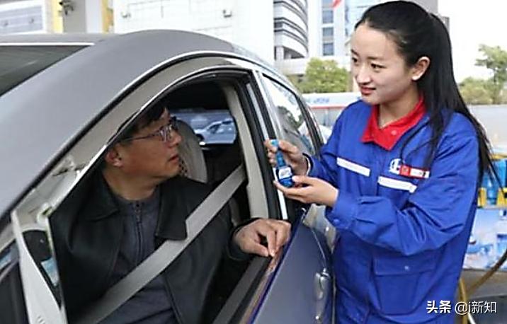 倒钩射门到底是耍帅还是真有用？