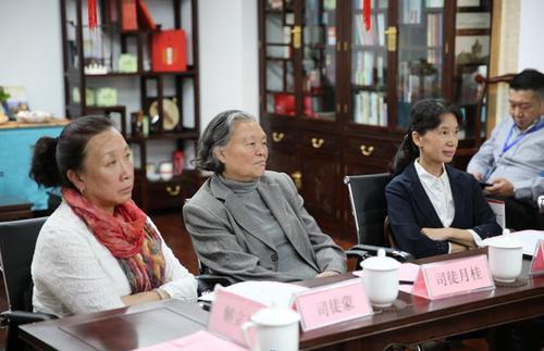 台湾华侨华人论坛到底怎么混？新手连门都摸不到怎么办？