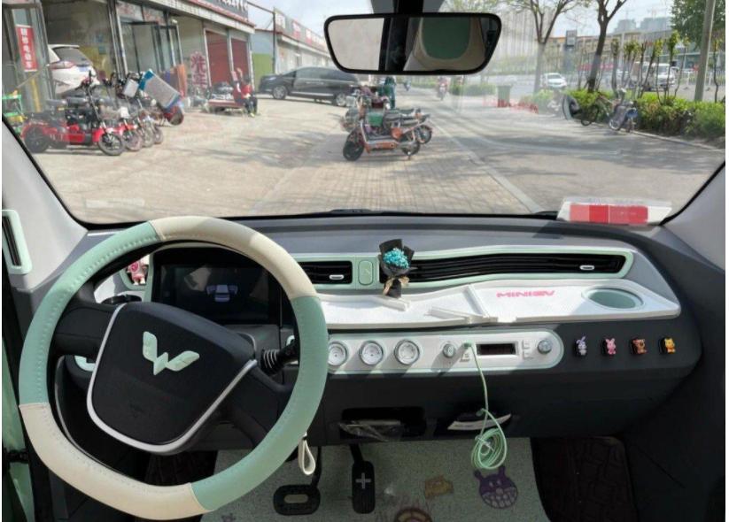 五菱宏光V：实用与性价比的完美结合，创业者的理想选择？