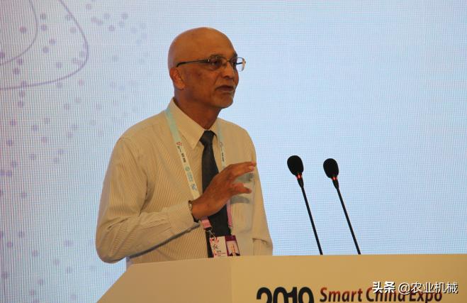 梦见给别人号脉暗藏的5个心理真相与化解指南