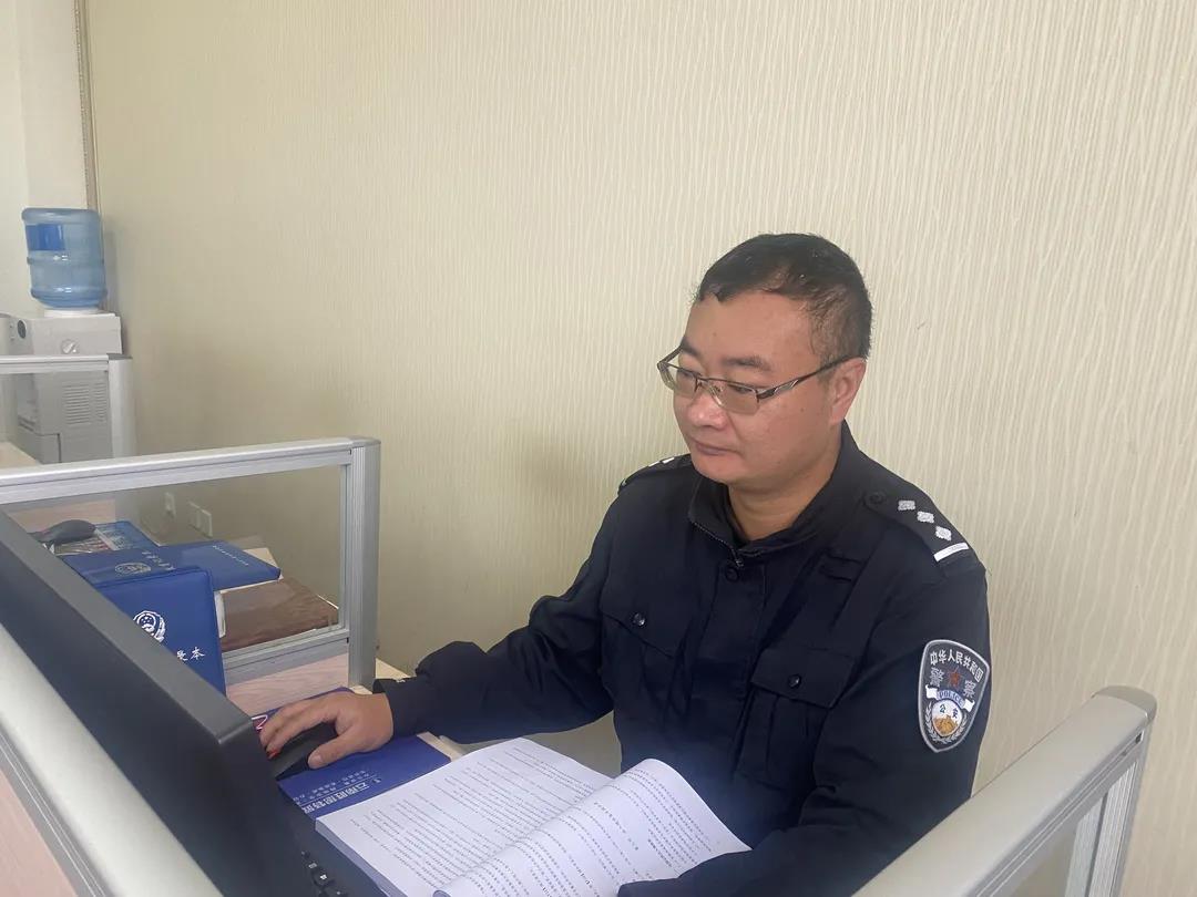 在职警察能不能利用业余时间当老师 在职警察能不能利用业余时间当老师