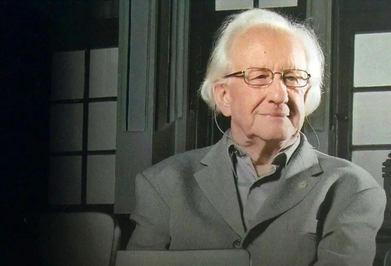 做梦梦见别人的房子塌了什么意思？2025年运势深度解析