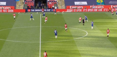 为什么切尔西球迷都喊兰帕德 神灯 ？