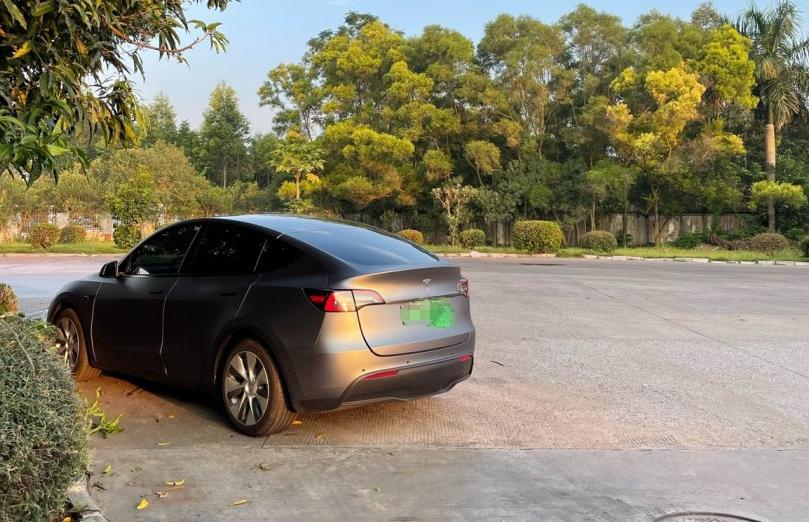 理想ONE汽车：家庭出行新选择，智能与空间如何兼得？