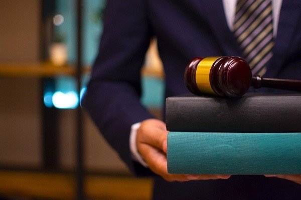 事业编人员兼职做律师是否合法?解答 事业编人员兼职做律师是否合法?解答