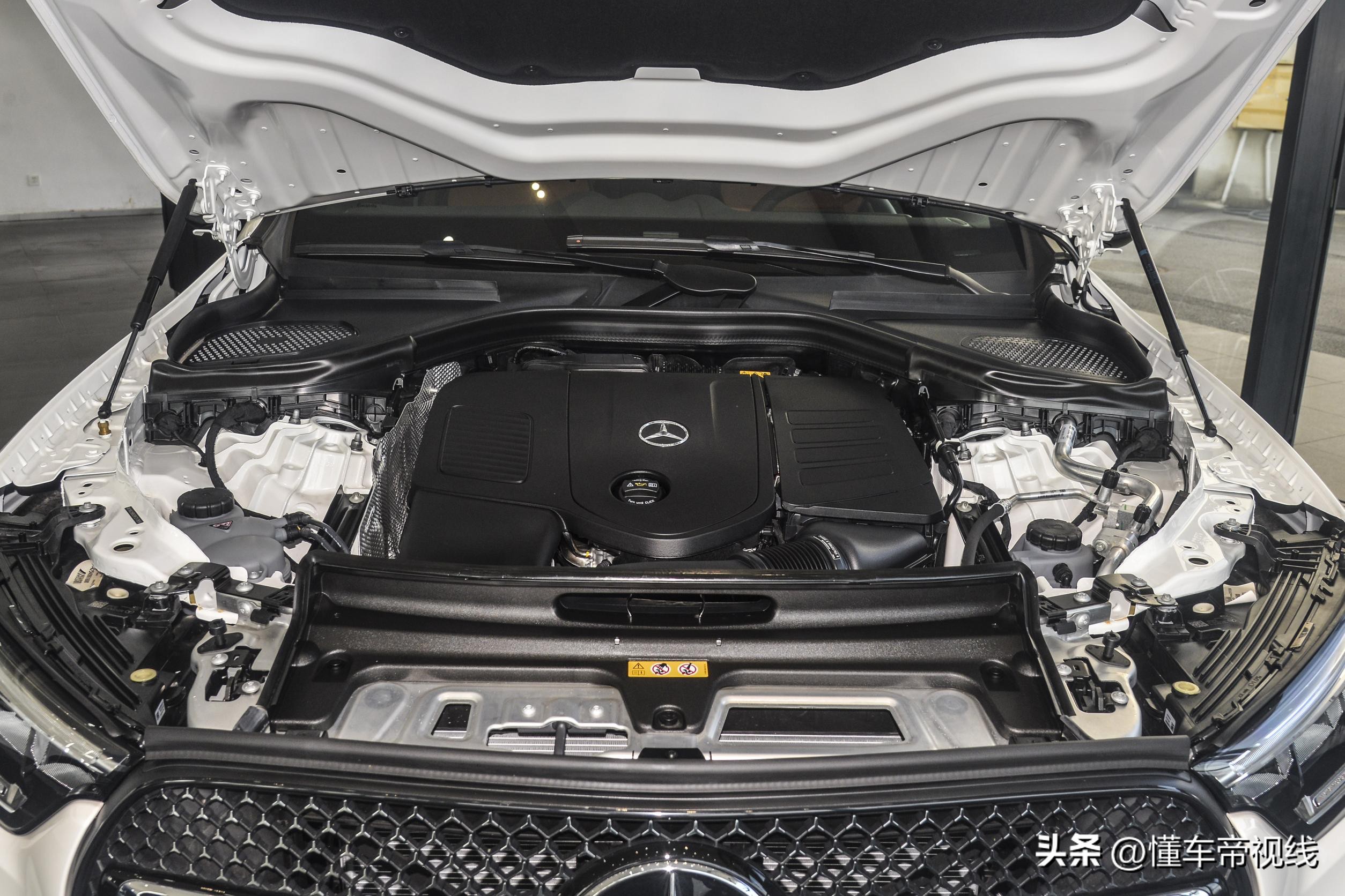 奔驰glc260报价_奔驰GLC轿跑2025款配置_奔驰GLC轿跑价格48.95万元