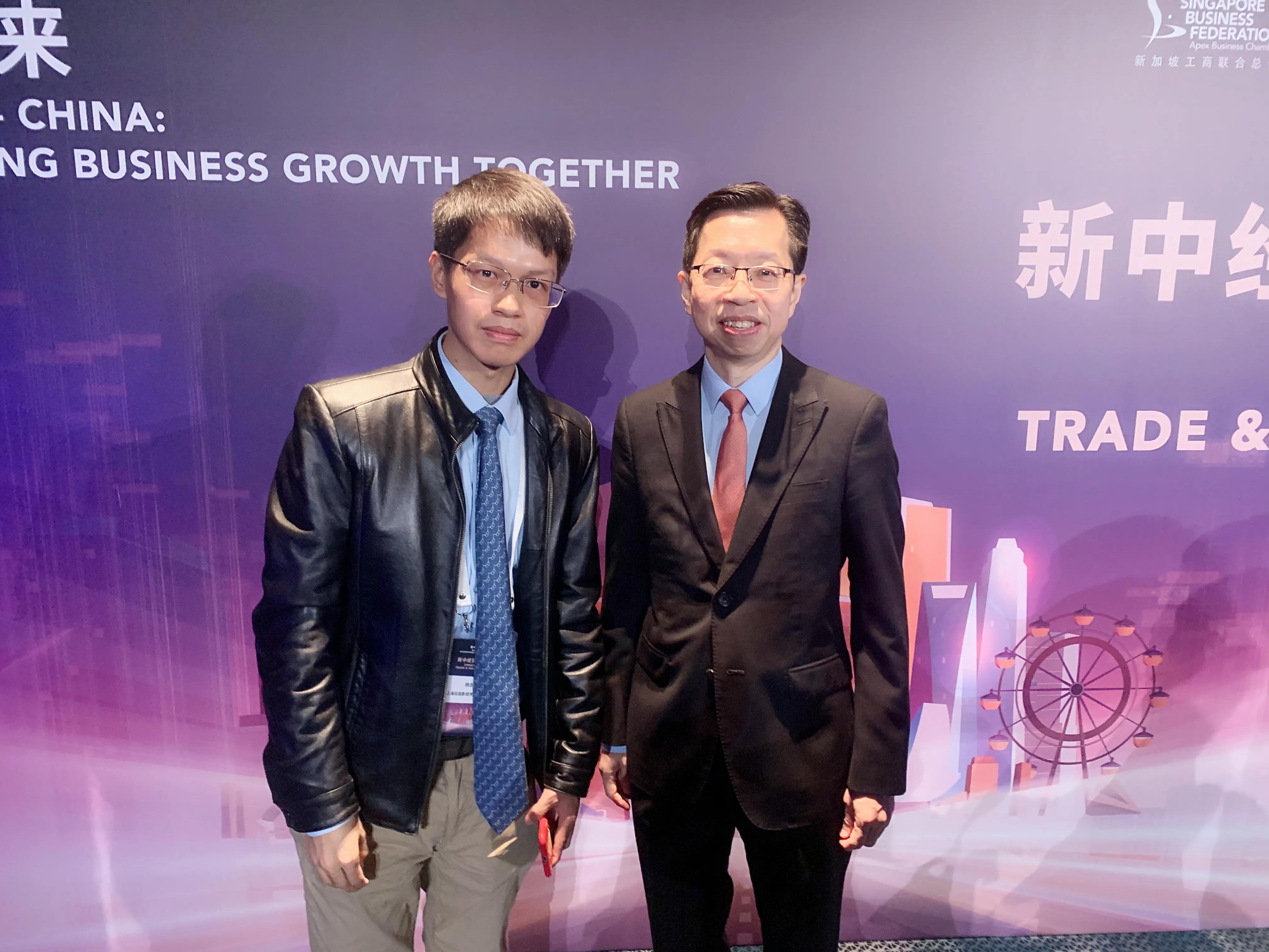 不会英语怎么在新加坡华人论坛混得开？