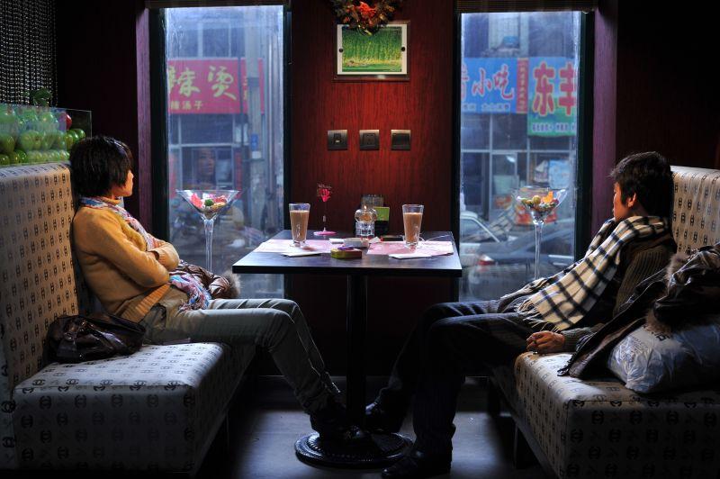 梦见村长暗藏的7层隐喻与2025破局指南