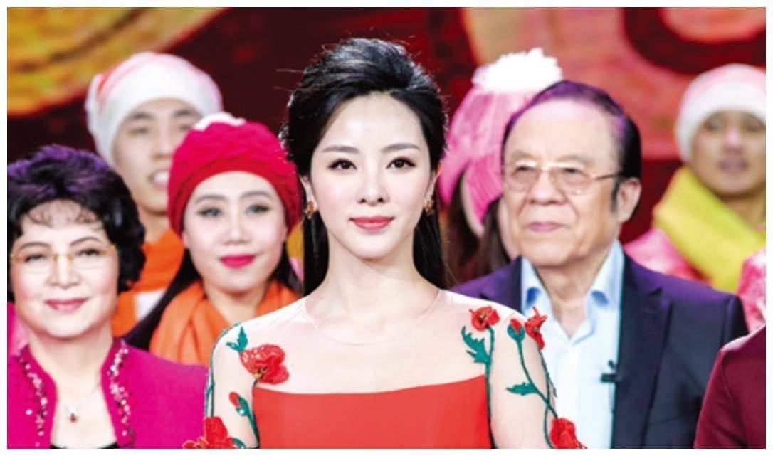 猫咪眼睛一大一小是生病了吗？