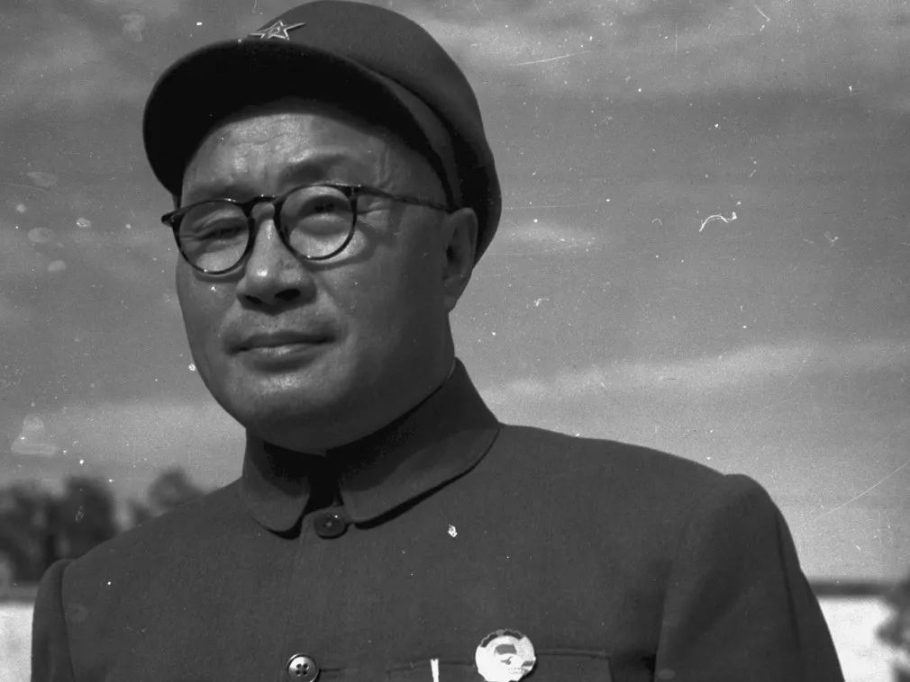 孙殿英军阀历史评价_孙殿英与蒋介石关系_谁能评价一下孙殿英这个人？