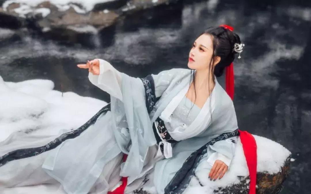 梦见贼进家偷东西预示什么？三大吉凶解析与化解秘法