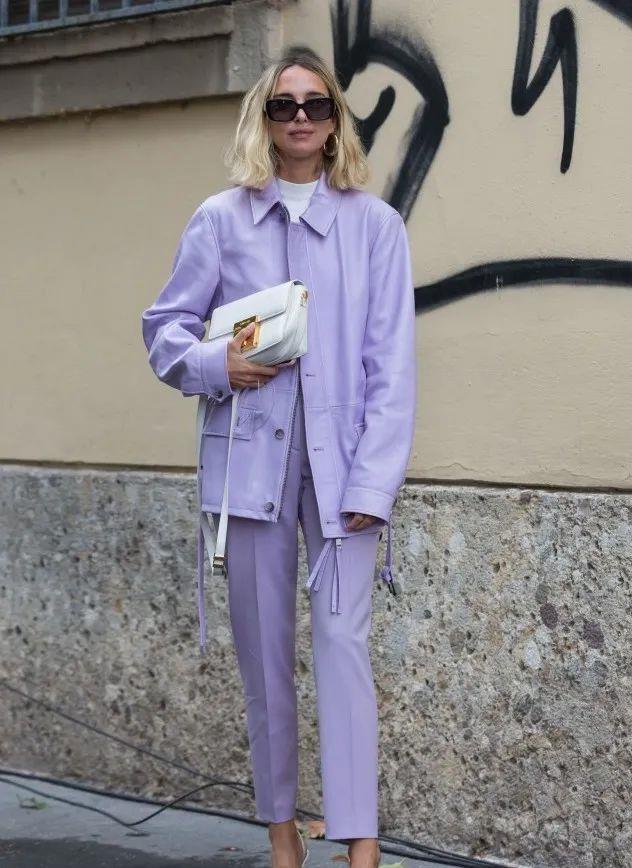 2021年12月1日穿什么颜色衣服能转运？