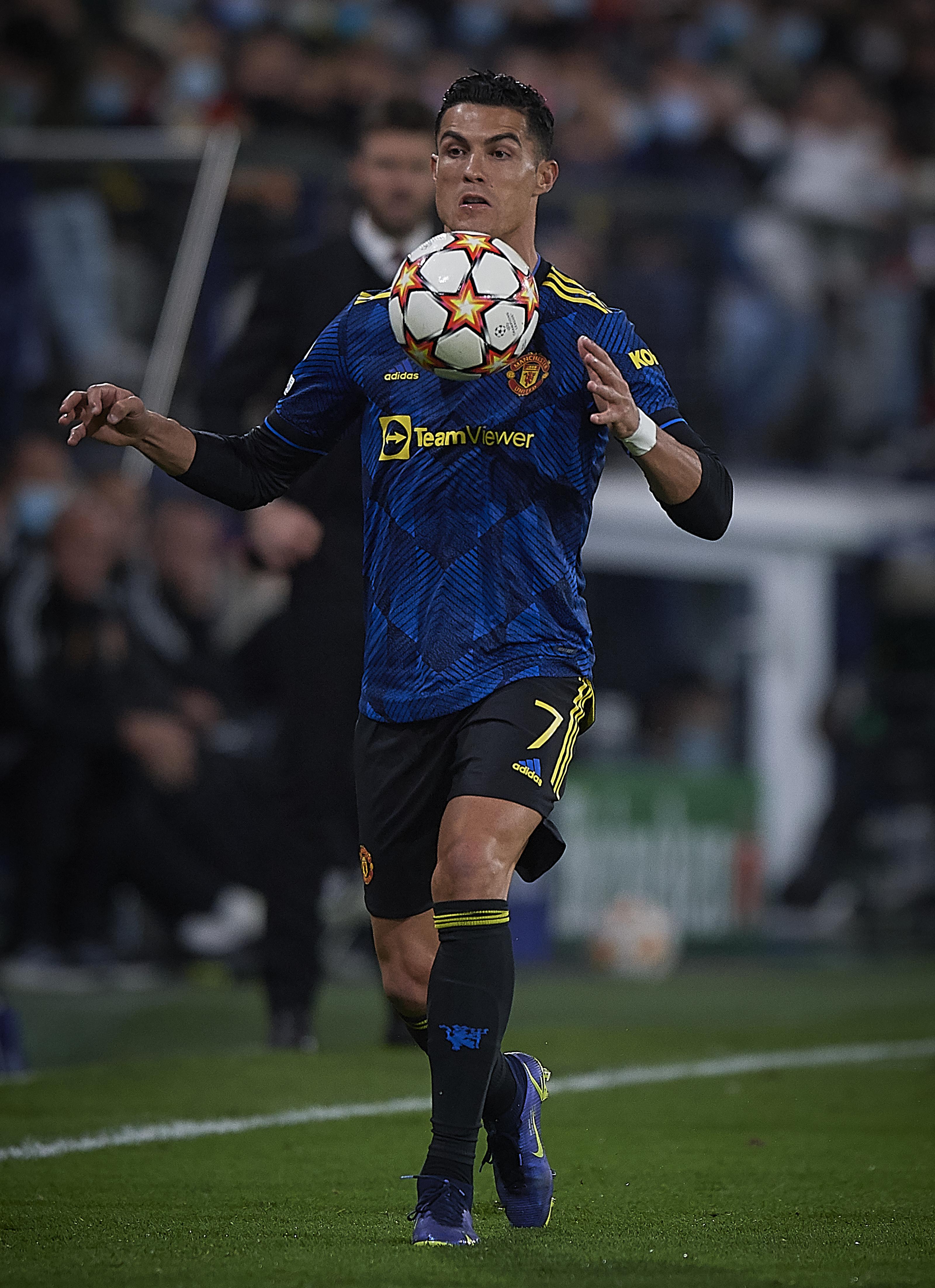 比利亚雷亚尔凭啥能把曼联按在地上摩擦? 比利亚雷亚尔凭啥能把曼联按在地上摩擦?