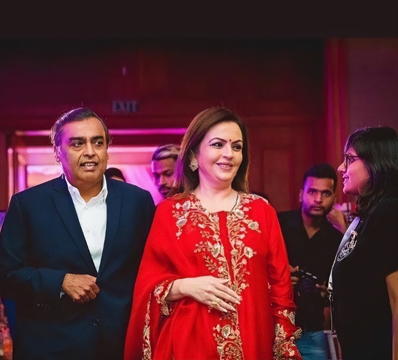 印度富豪生活方式与贫困人口_印度首富是高种姓还是低种姓_印度种姓制度与贫富差距