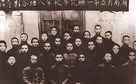 梦见军营打仗预示什么？心理学解析战争梦境深层暗示