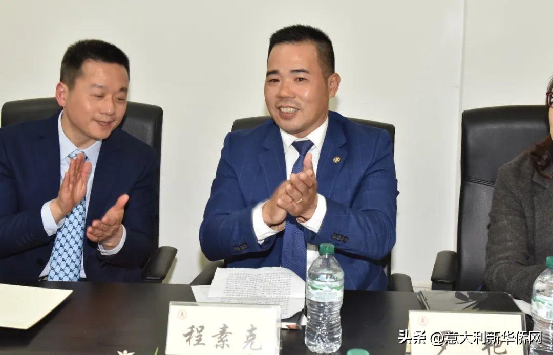 猫咪耳朵有黑泥还挠不停？新手如何在家处理耳螨？