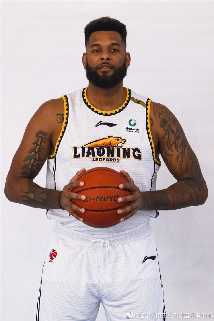 你家猫主子尿尿时为啥总盯着你看？