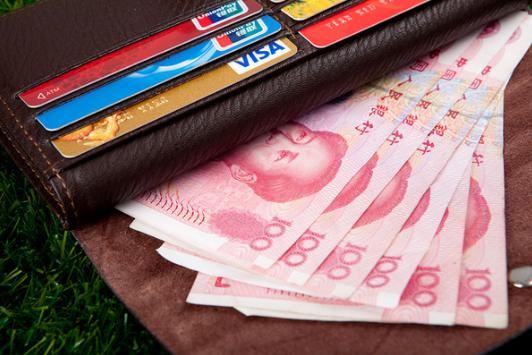 梦见被铁扦刺穿胸部预示什么？2025年运势转折的3大启示