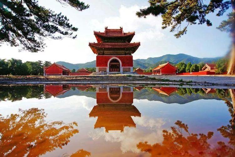 50万左右越野车选购指南，性能与豪华如何兼得，哪款车型更适合长途穿越？