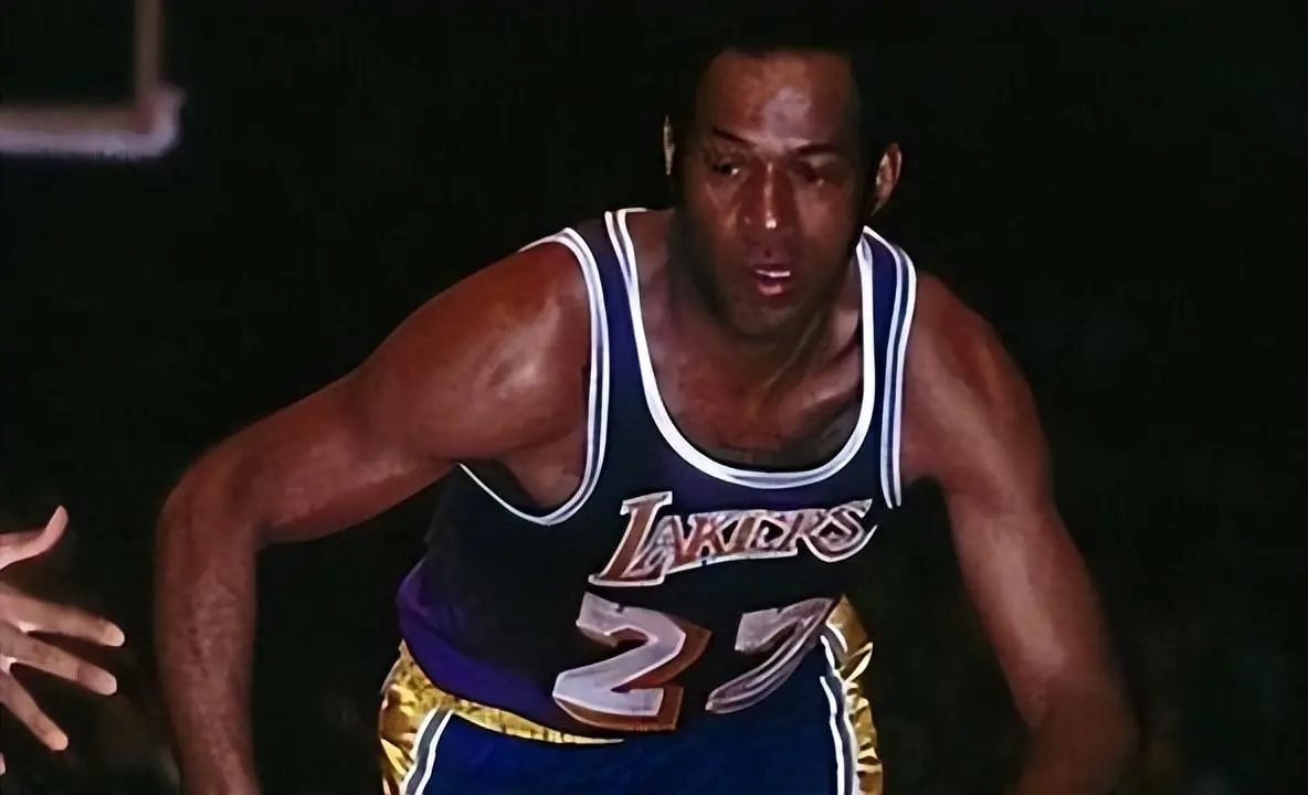 NBA小前锋得分能力_nba季后赛篮板榜历史排名_NBA季后赛篮板榜3号位球员