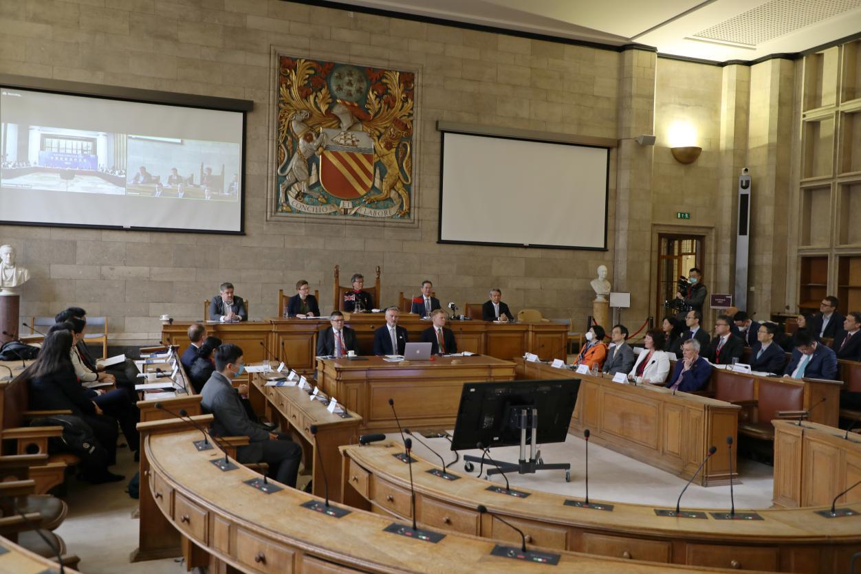 在英国生活找不到组织？这些华人论坛能救命吗？