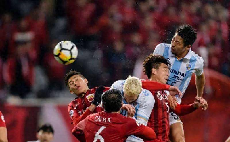 记者爆料：海港没钱安排包机，资金问题阻碍球队出征亚冠！