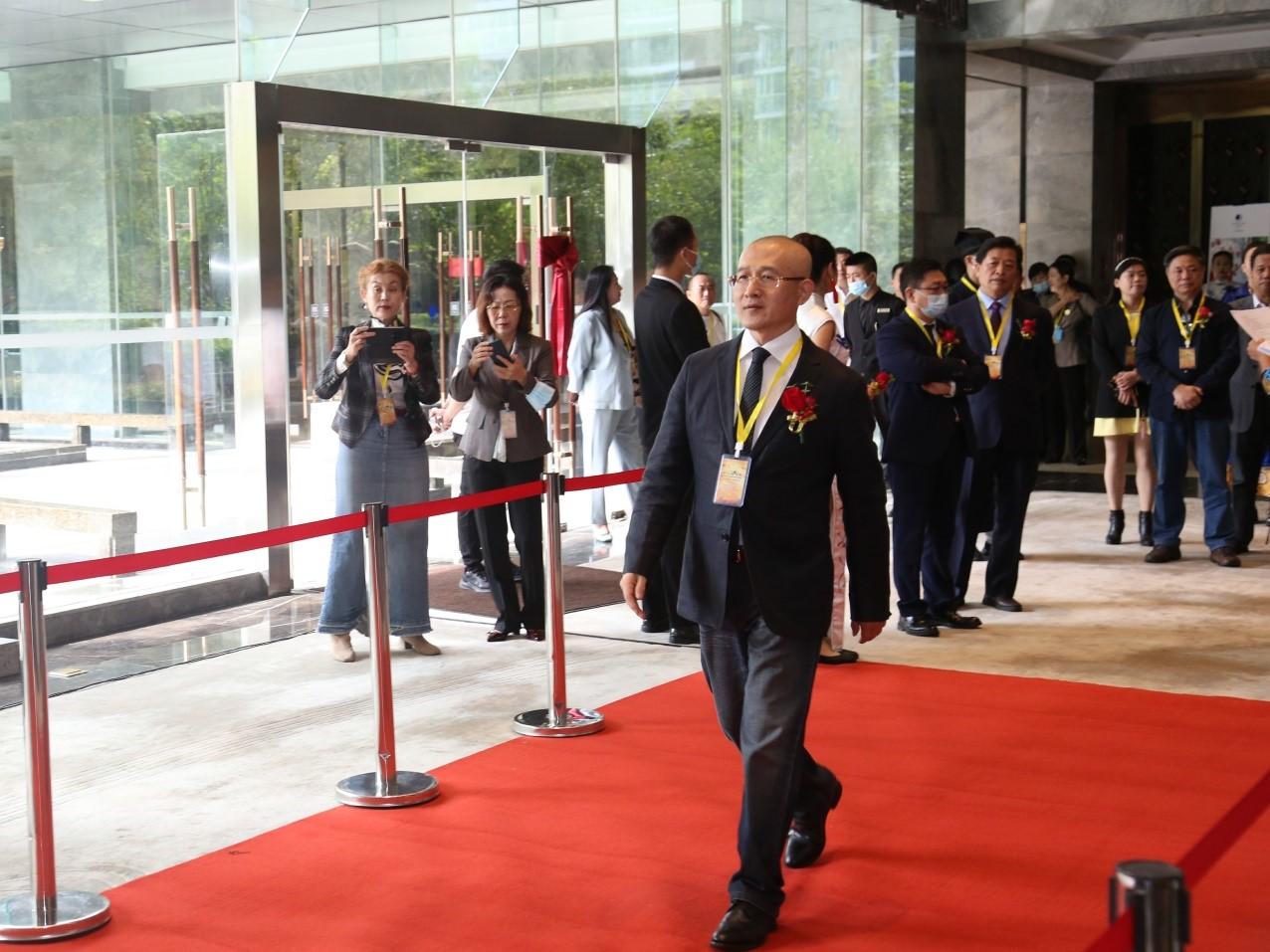 在海外如何快速找到靠谱华人圈？俗人岛论坛全解析