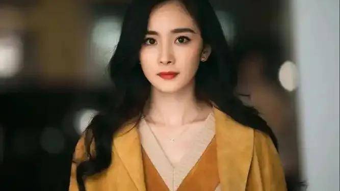 杨幂演技遭质疑？商业价值仍在巅峰！网友：期待转型突破