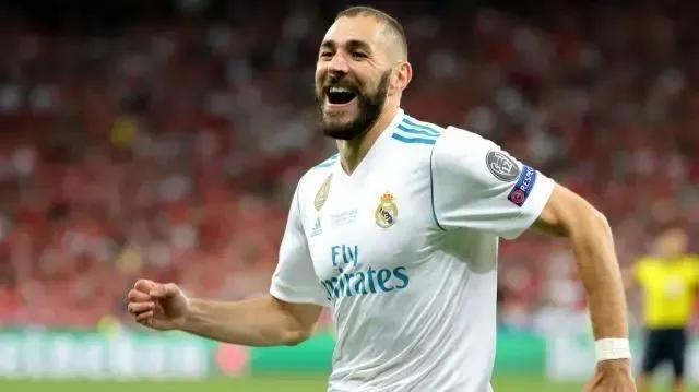 本泽马凭什么能在34岁捧起金球奖？