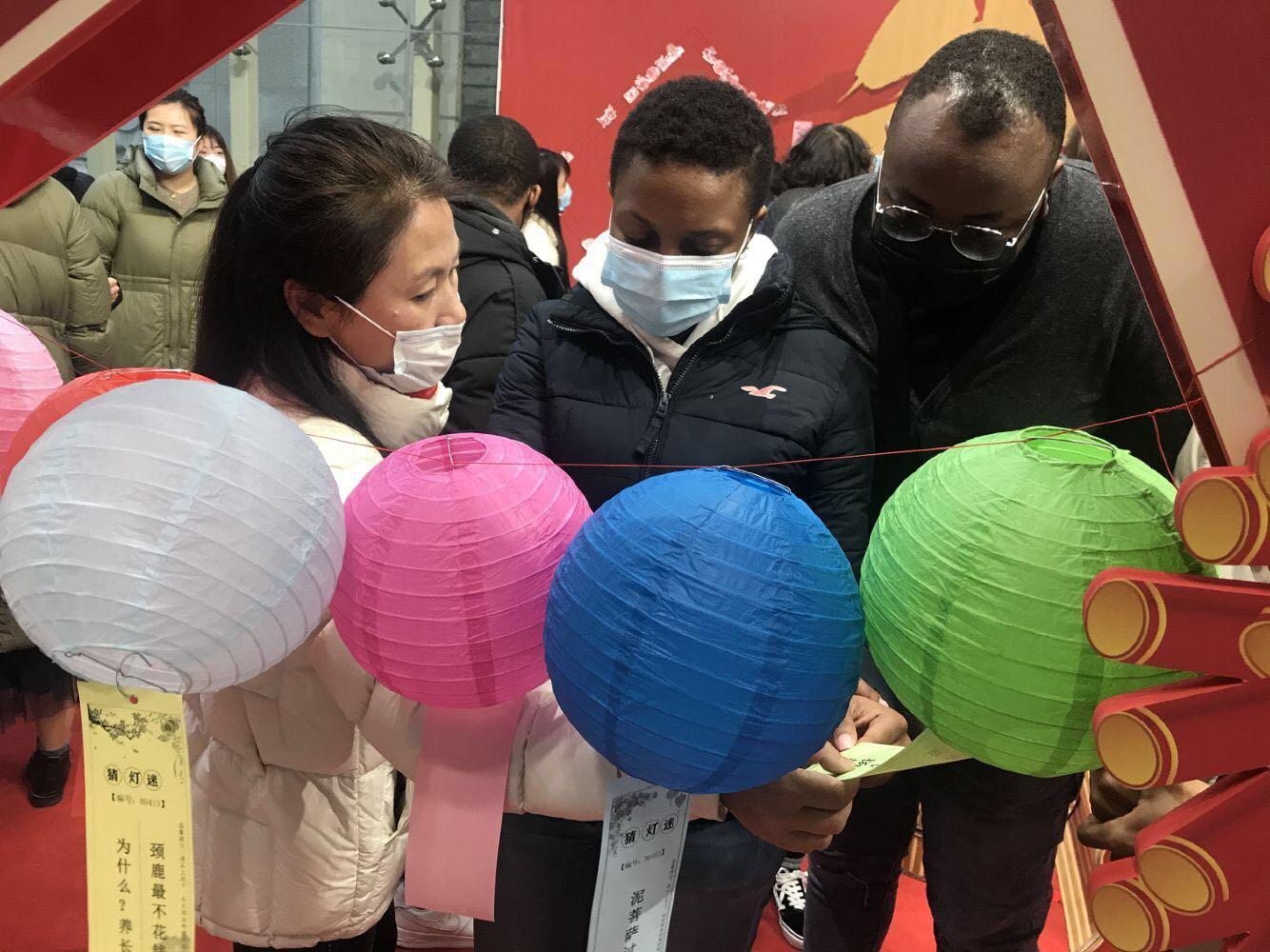 Baccarat Pluriel: Permainan Kasino dengan Dinamika Unik dan Aturan Penting