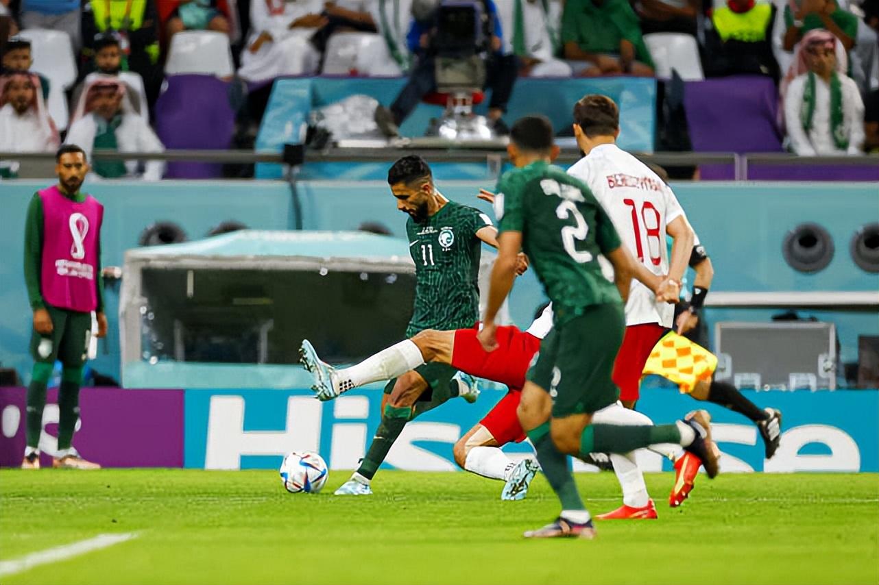 荷兰阿根廷为啥一场比赛能发15张黄牌？