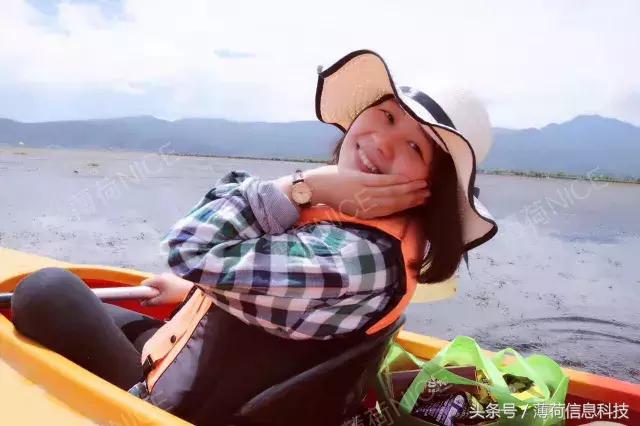 2025年梦见自己飞机失事?3大预警与化解全指南 2025年梦见自己飞机失事?3大预警与化解全指南