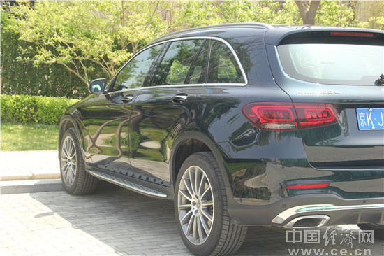 奔驰GLC 2020款试驾_20款奔驰glc300配置_ 奔驰GLC长轴距版评测 