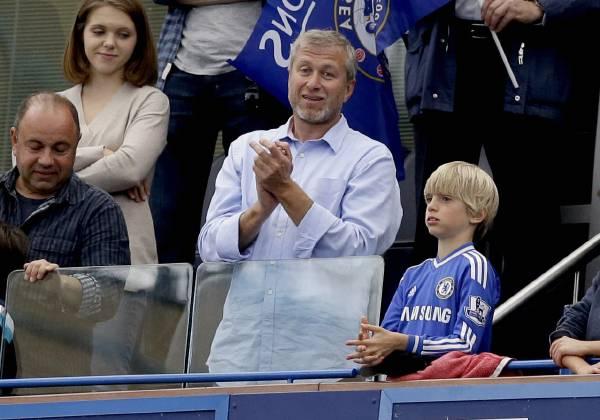 切尔西是如何在自家主场被吊打还能逆袭夺冠的? 切尔西是如何在自家主场被吊打还能逆袭夺冠的?