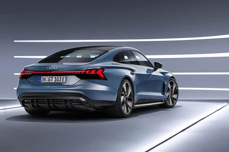 奥迪e-tronGT降价至59.98万_它能取代电动R8吗? 奥迪e-tronGT降价至59.98万_它能取代电动R8吗?