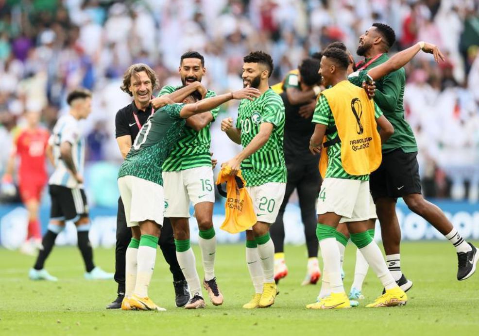 阿根廷输球后为何全队躲更衣室？新手必看的五大真相