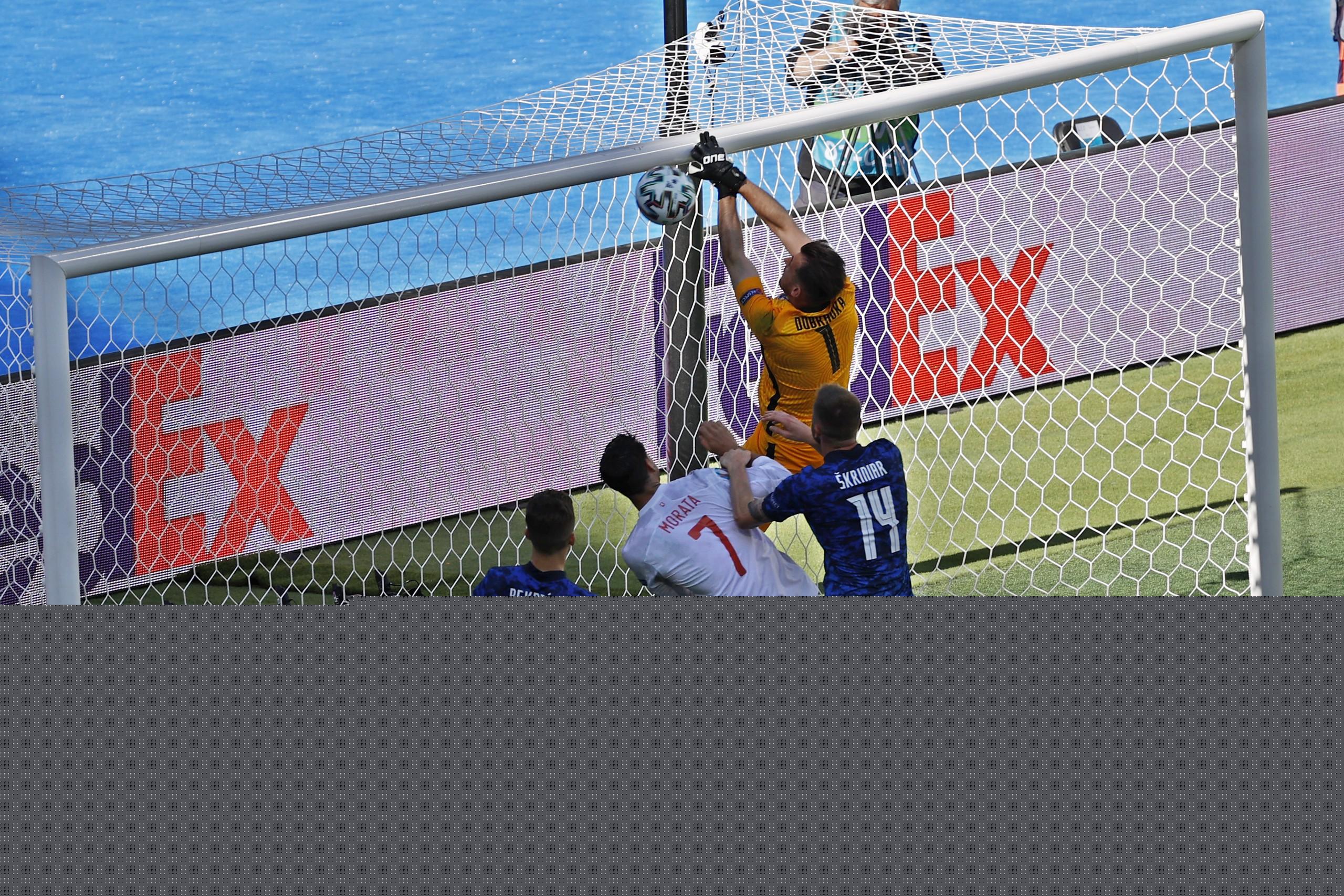 西班牙VS斯洛伐克：为什么说这场比赛是菜鸟看球的最佳教材？