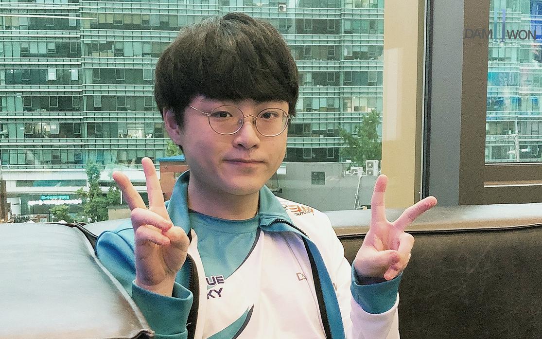 LPL解说记得突然辞职?这届年轻人到底在想什么? LPL解说记得突然辞职?这届年轻人到底在想什么?