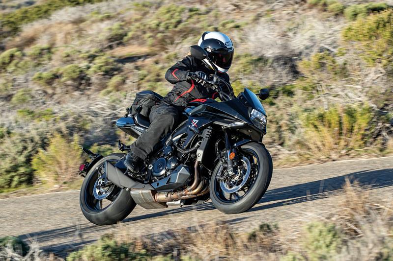 新手小白如何选摩托车？本田CB1000R到底香不香？