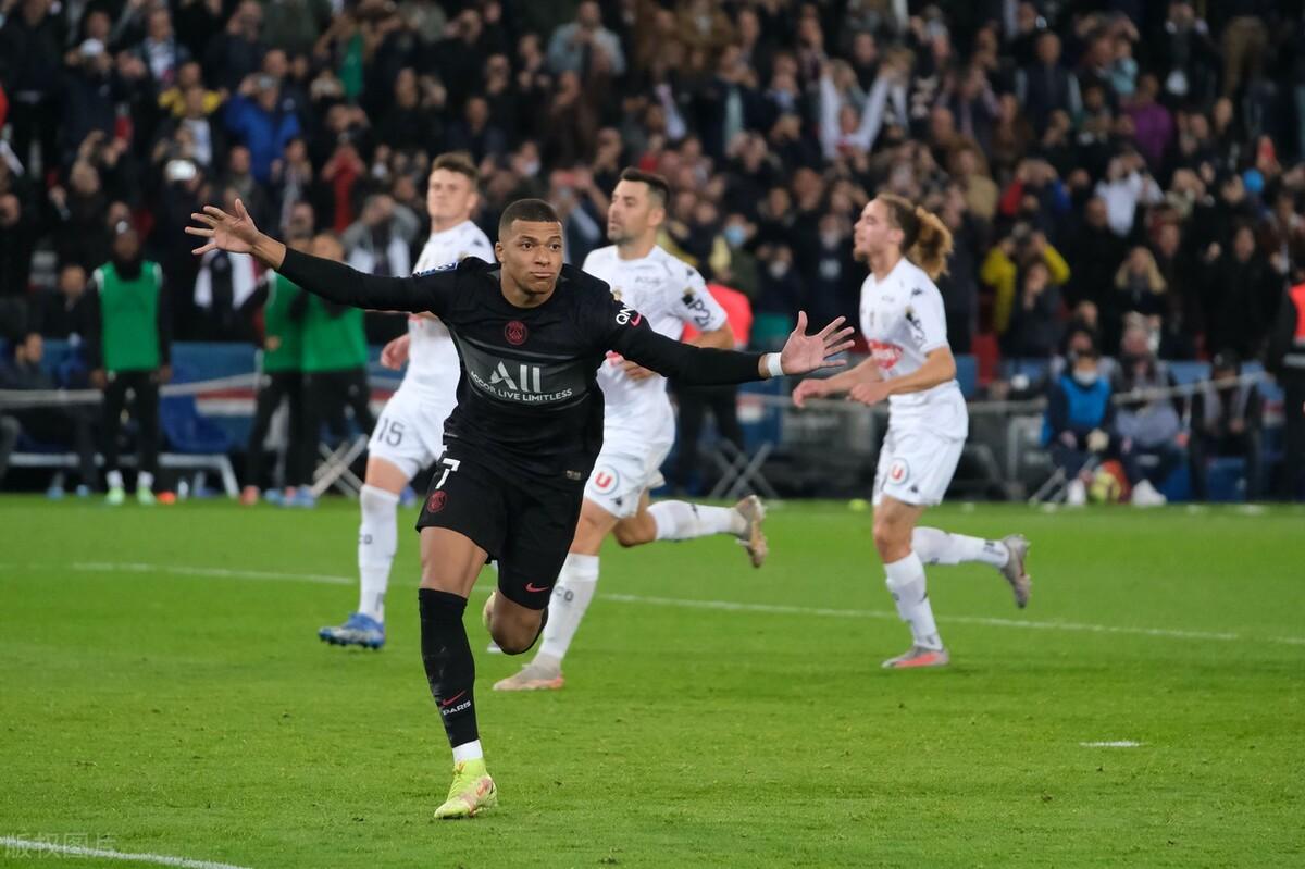 梅西替补首秀为何让姆巴佩火力全开？