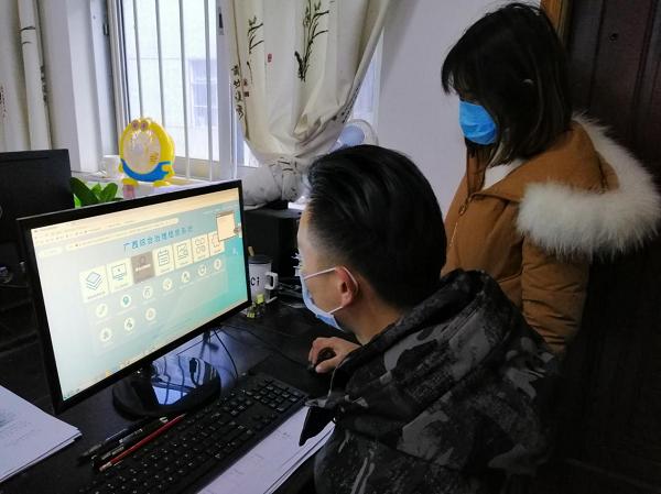 华人论坛丫丫爱喝椰子到底怎么玩？