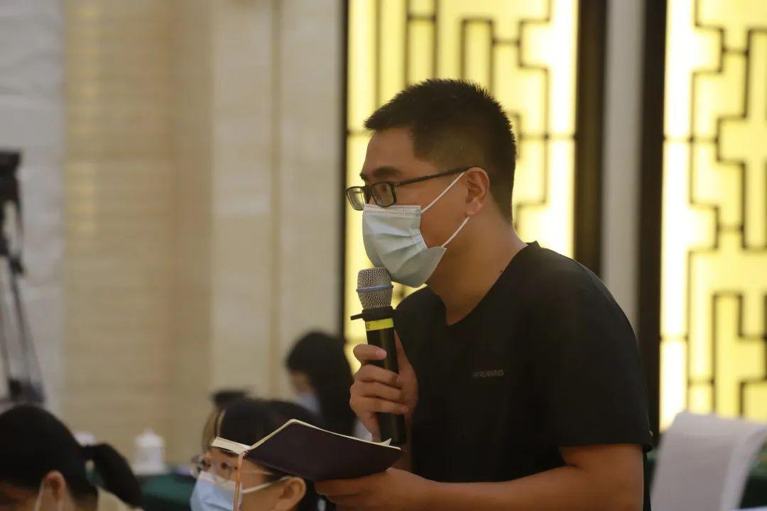 雨果·卡尔德拉诺的球拍里藏着什么秘密？