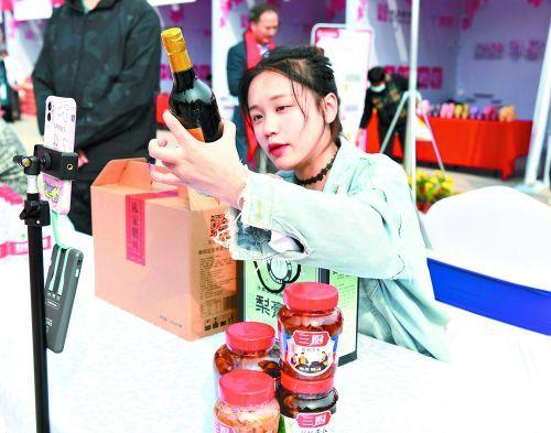 新手如何在嘉年华论坛三天涨粉五千？