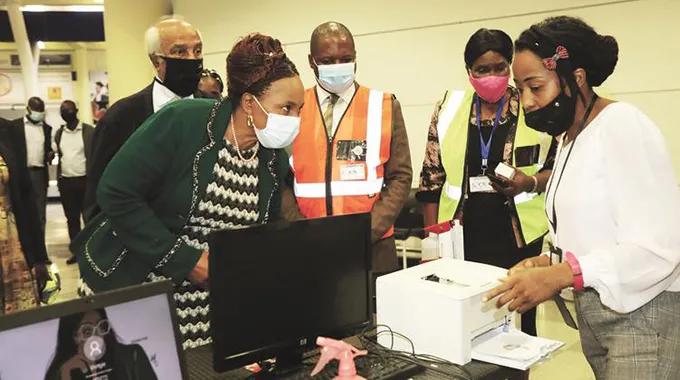 梦见男人的脸是黑色？2025年运势预警与心理危机破解