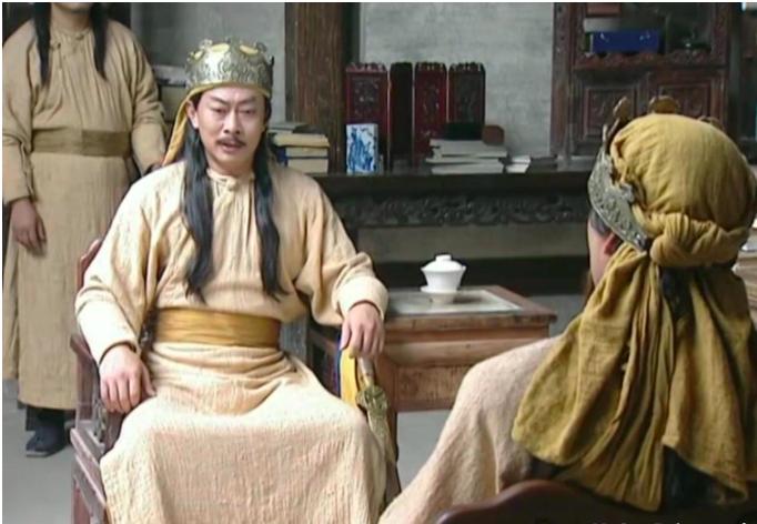 女人梦见剑的7大预兆与2025转运指南 女人梦见剑的7大预兆与2025转运指南