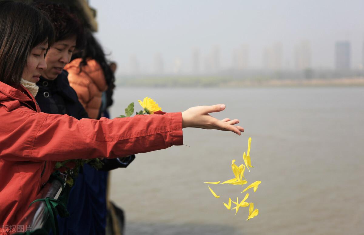 为什么切尔西球迷总在进球时喊 Carefree ？