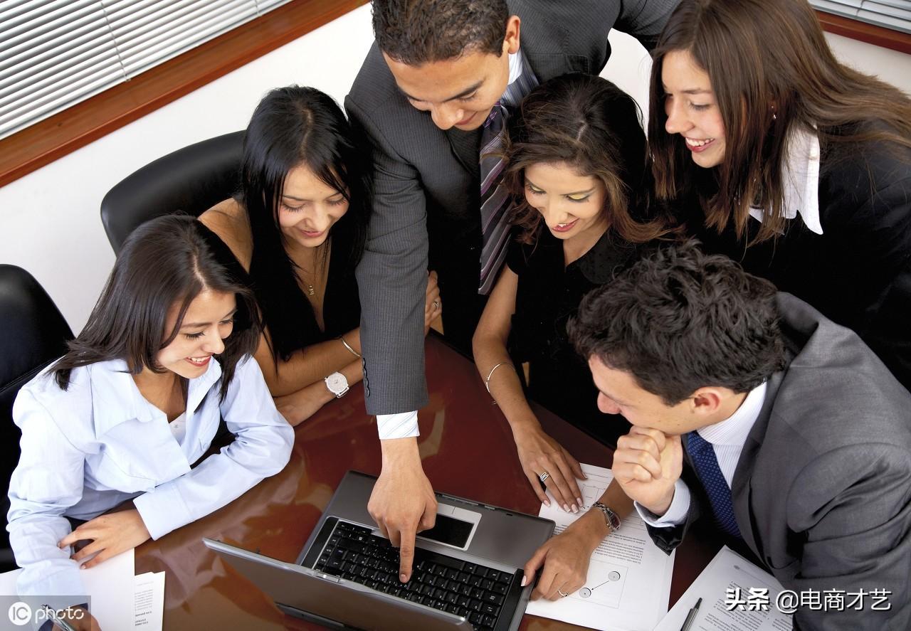 女性梦见裸身预示什么？2025年三大星座危机与化解术