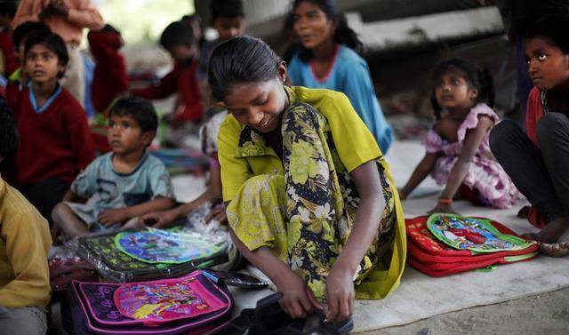 详细解析：印度人为何能在贫穷中找到快乐？