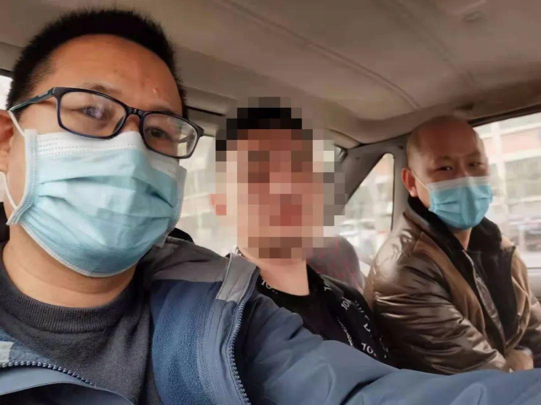 梦见帮别人买衣服预示什么？2025解梦全维度解析