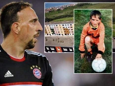 里贝里脸上那道疤怎么来的？